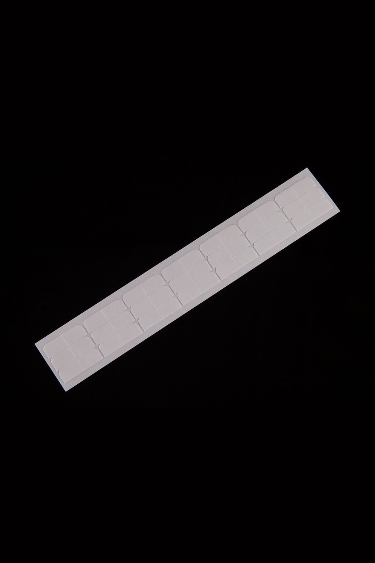 Super strong lepicí páska (2,5cmx0,8cm)